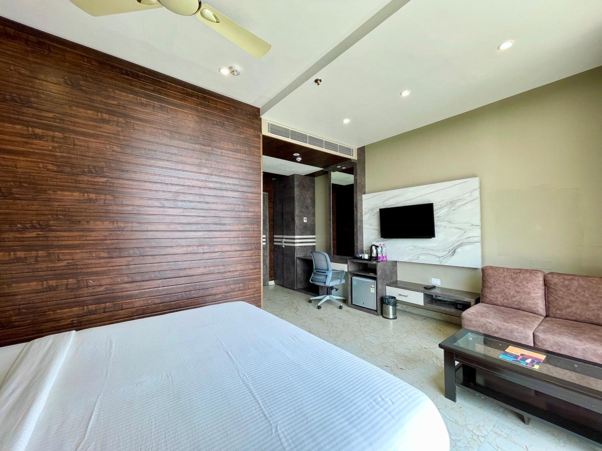 Hotel Tbs In Пурі Екстер'єр фото